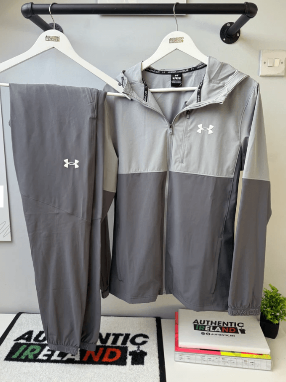 UNDER ARMOUR TWO-TONE TRACKSUIT